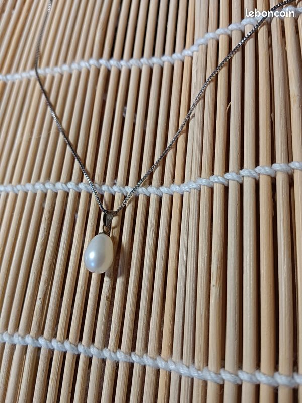 Collier en perles d'eau douce blanche (image 2)