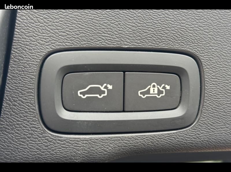 Volvo XC60 T6 Hybride Rechargeable 253 + 145ch Ultra Style Dark Geartronic 8 AWD (image 16)