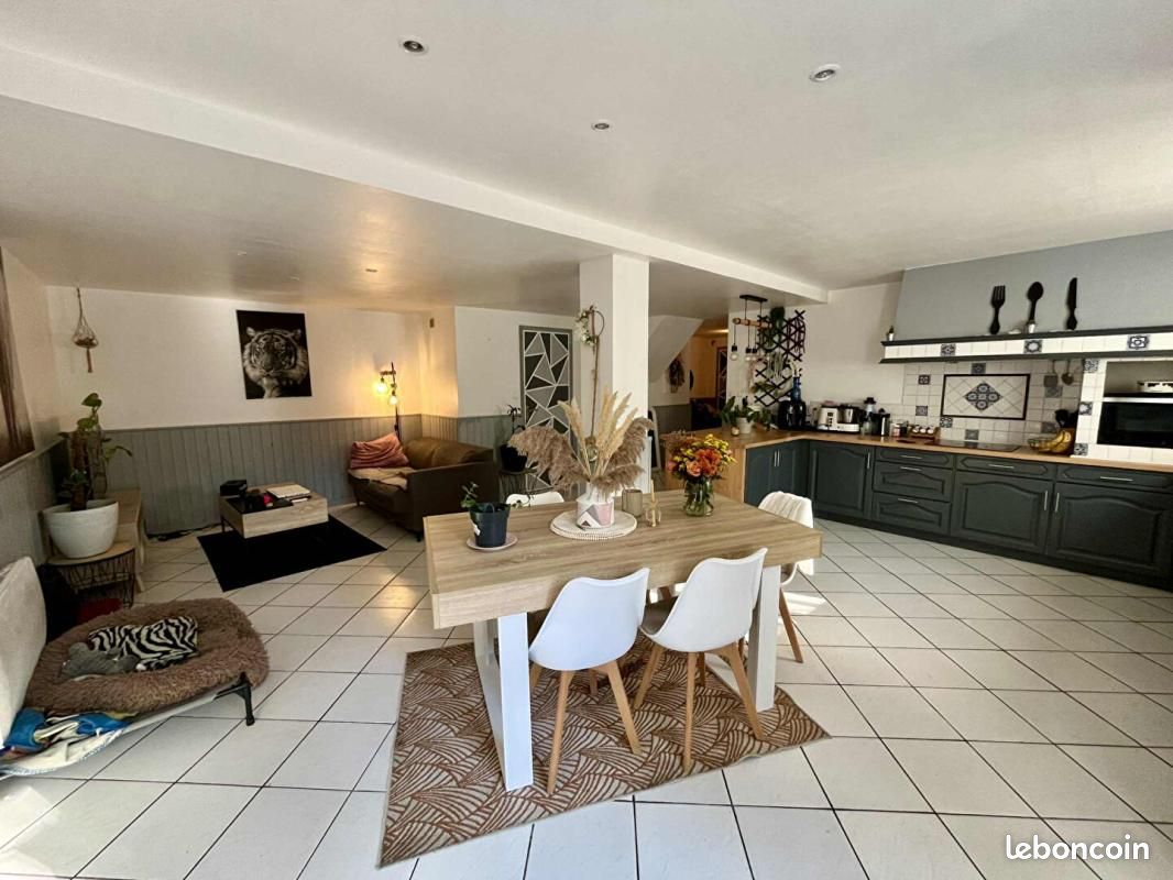 Maison 5 pièces 130 m² · à Château-l'Évêque · 130 m² · 190 000 €