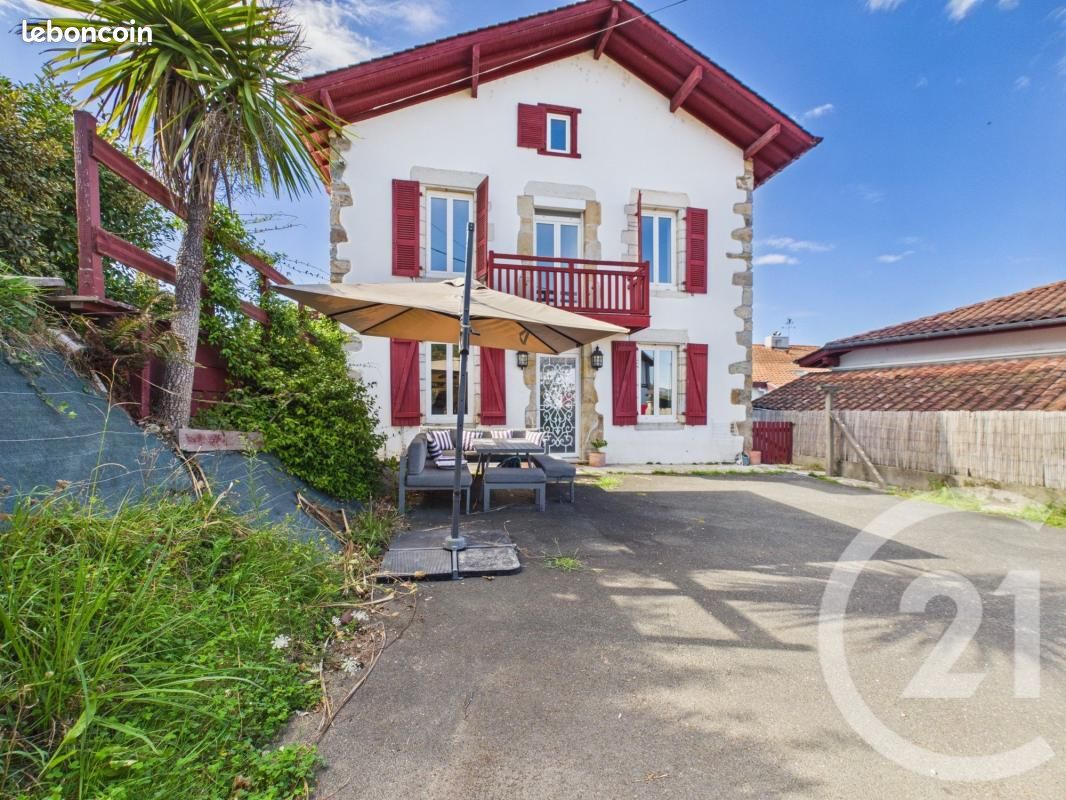 Maison 6 pièces 148 m² · à Ustaritz · 148 m² · 1 967 €/mois