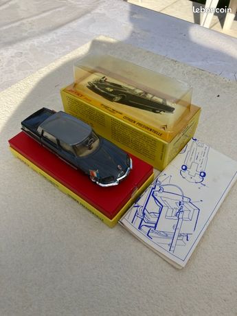 Ancien Catalogue Dinky Toys De 1971, édition Rare, DS Présidentielle