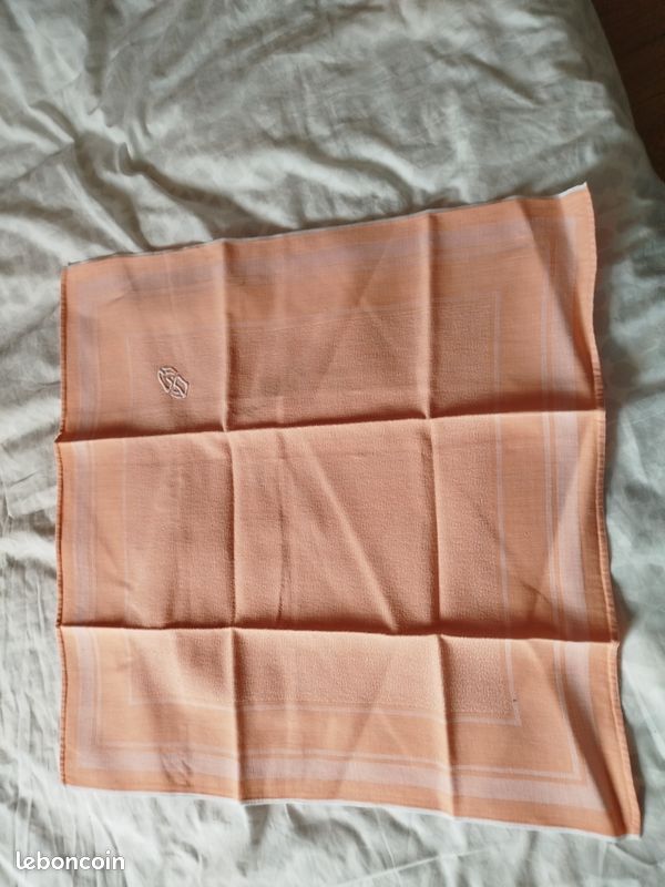 Nappe ancienne et 12 serviettes de table saumon(linge ancien) (image 3)
