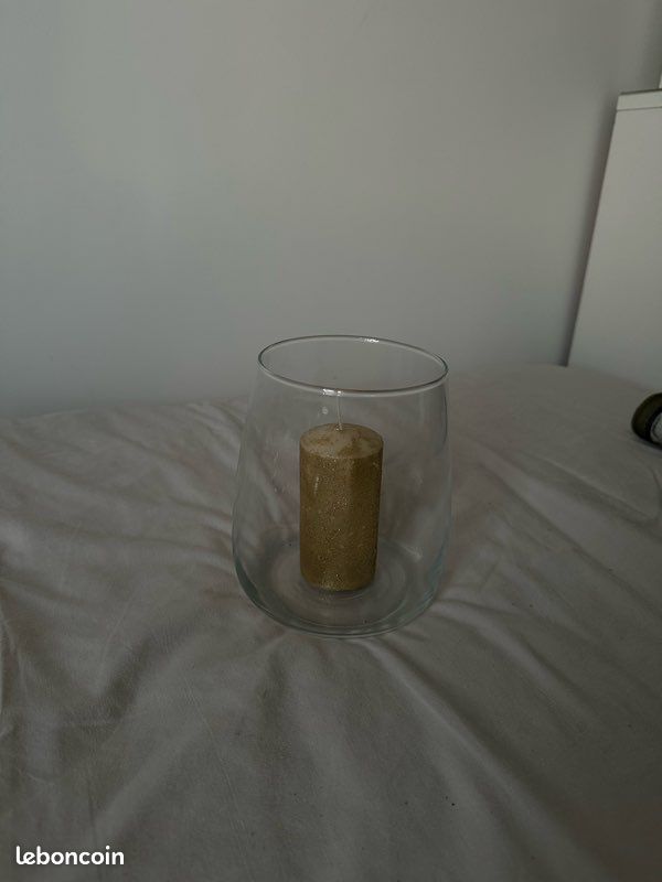 Bocal en verre avec couvercle - France