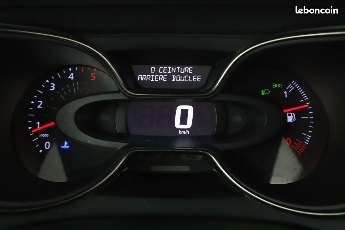Renault Captur 1.5 dCi Energy Intens 90 ch (image 16)