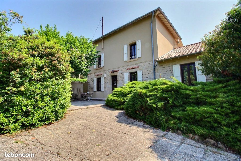 Maison 7 pièces 170 m² · à Sonnay · 170 m² · 340 000 €
