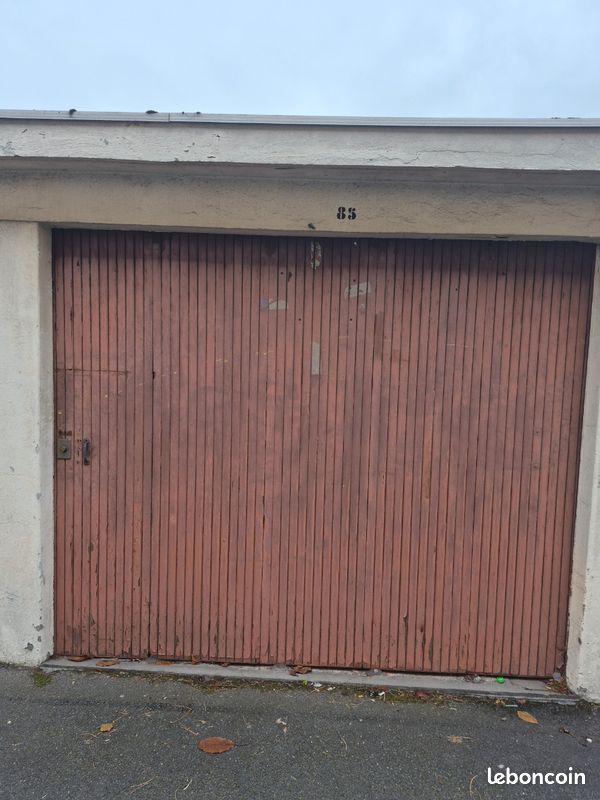 Garage · à Le Petit-Quevilly · 13 500 €