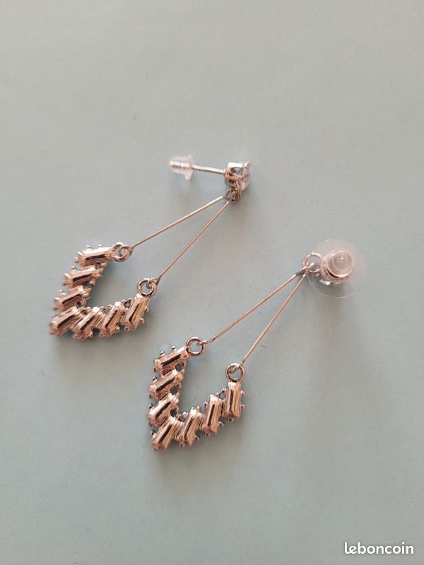 Boucles d'oreilles en V (image 2)