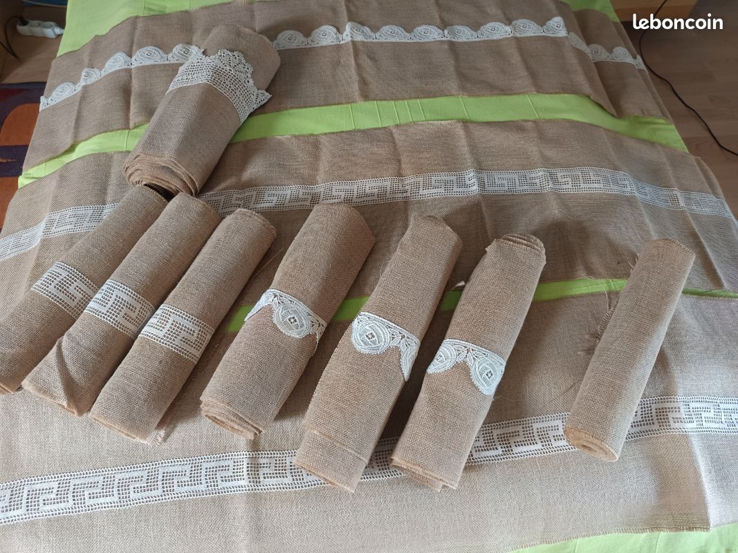 Chemins de table pour mariage en toile de jute (image 3)