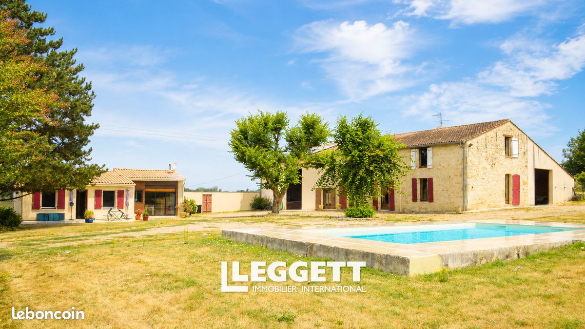 Maison 10 pièces 246 m² · à Massugas · 246 m² · 408 000 €