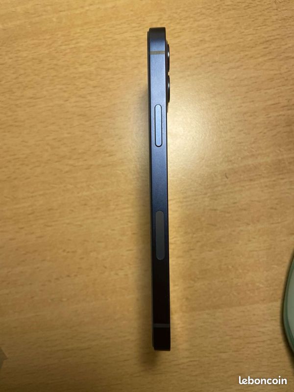 IPhone 12 (image 8)