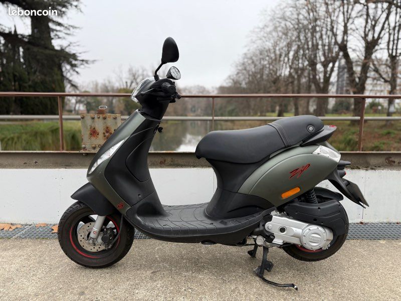 Piaggio zip 50 4T Euro 5 - Motos