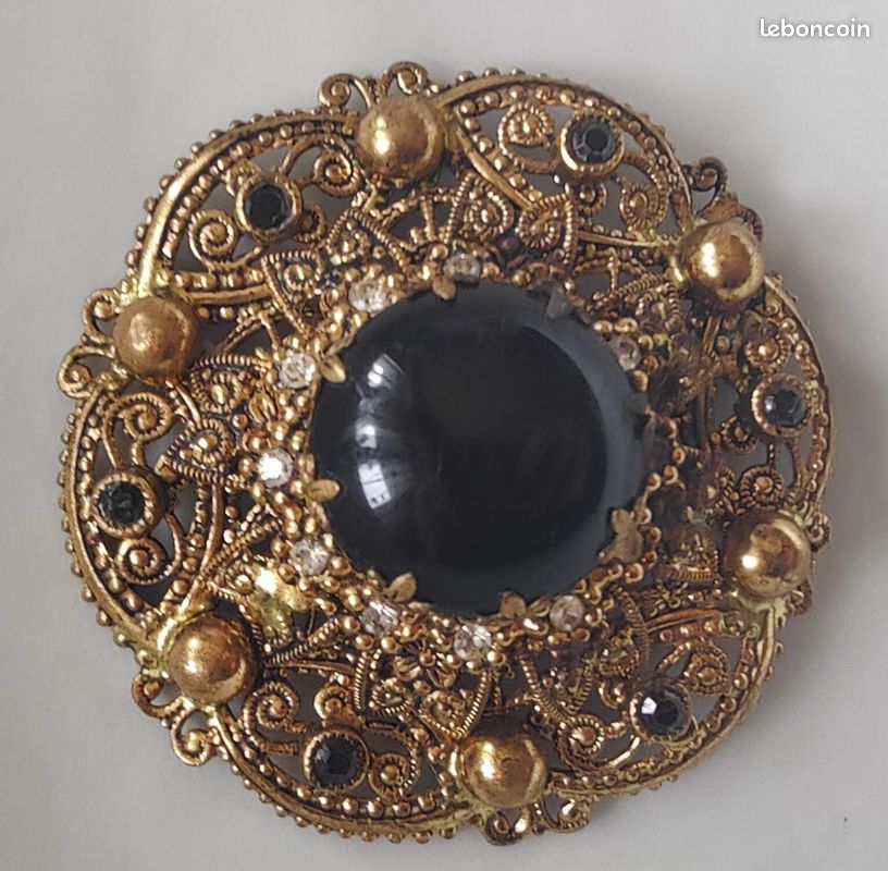 Broche Vintage Or Perles Blanches Noires - Occasion, Unique, Patine Des Ans