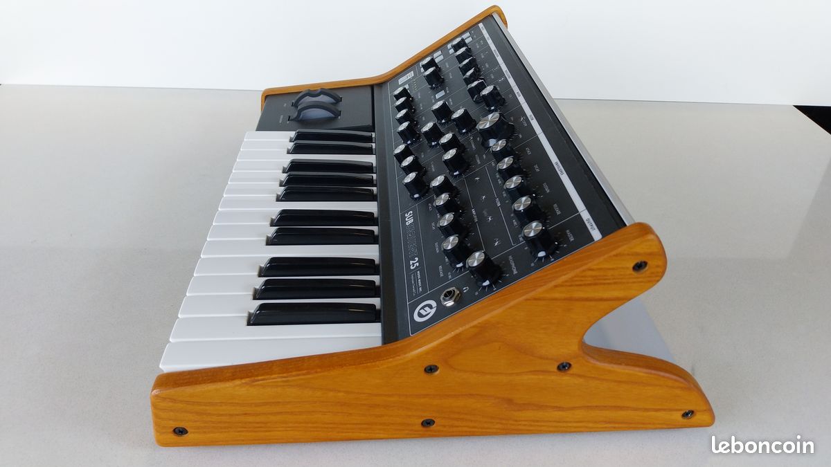 Moog Subsequent 25 (image 2)