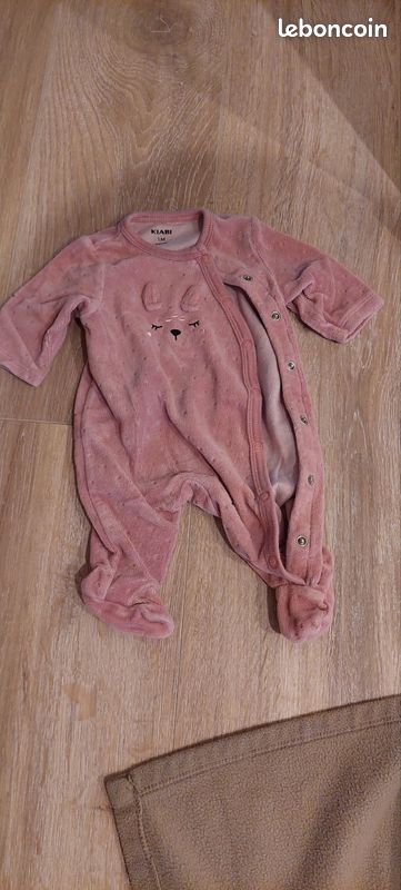 Lot vêtements bébé 1 mois (image 1)