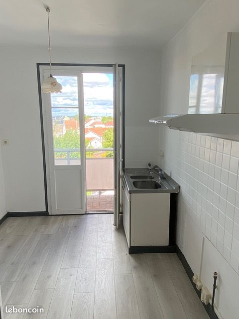 Appartement 1 pièce 90 m² · à Chaumont · 90 m² · 750 €