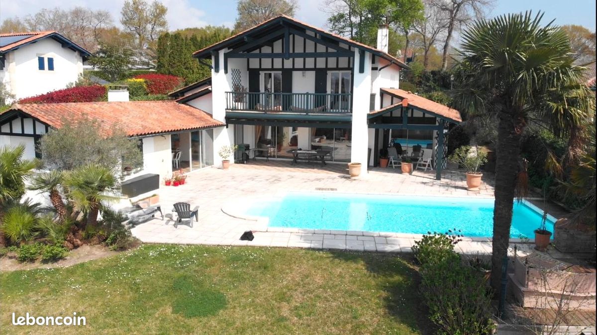 Maison 6 pièces 200 m² · à Bassussarry · 200 m² · 1 420 000 €