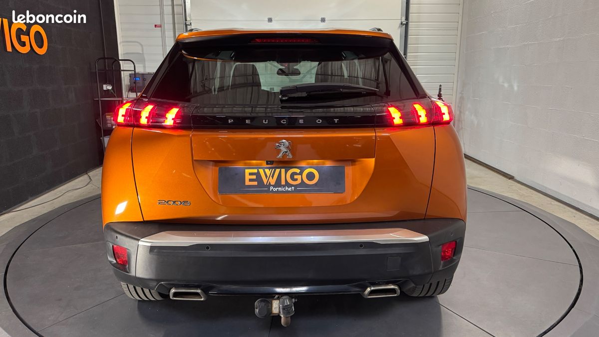 PEUGEOT 2008 GENERATION-I 1.2 PURETECH 130ch ALLURE START-STOP - ATTELAGE - CARPLAY (image 23)
