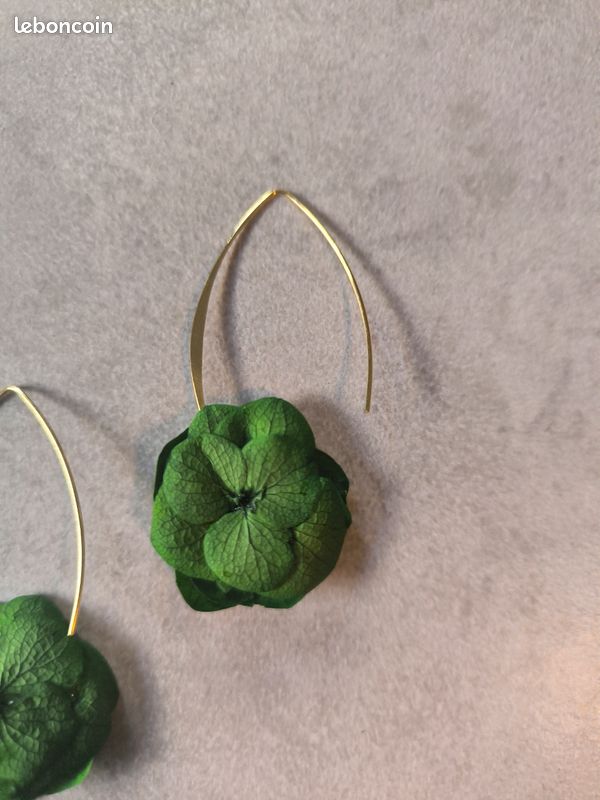 Créoles ouvertes dorés fleurs éternelles vert émeraude fait main (image 4)