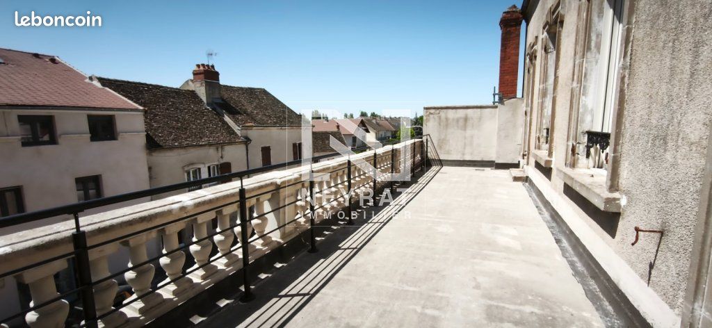 Appartement 4 pièces 81 m² · à Saint-Marcel · 81 m² · 800 €