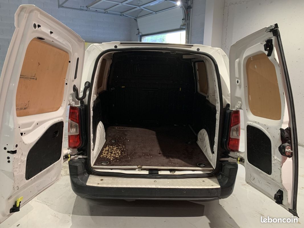 Opel Combo (4) 1.2 110ch L1H1/Standard Cargo (image 8)