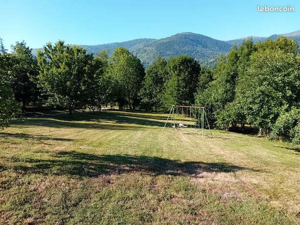 Vends terrain 1134 m2 St Pierre de Rivière