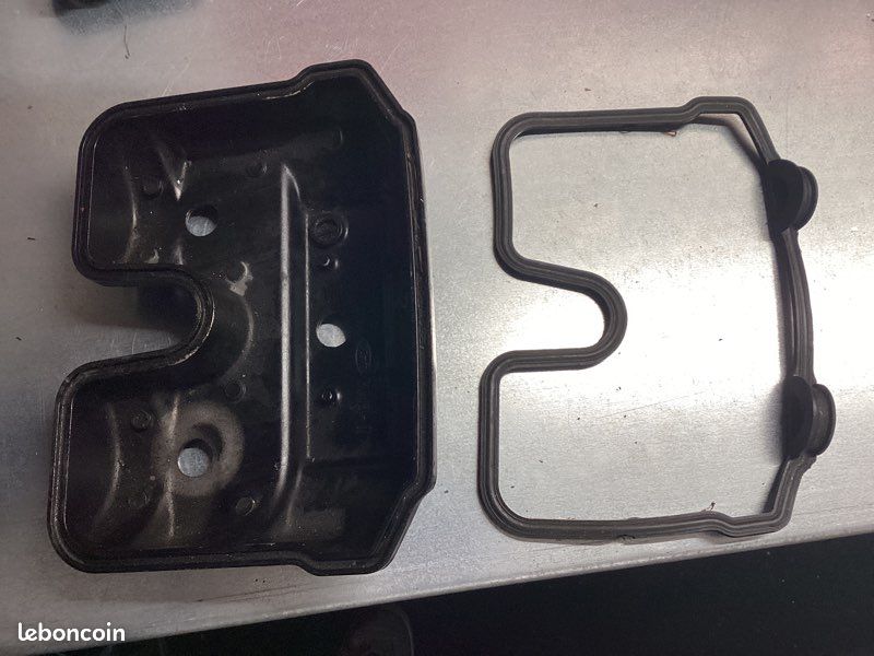 Cache culbuteur 250 Honda nx (image 2)