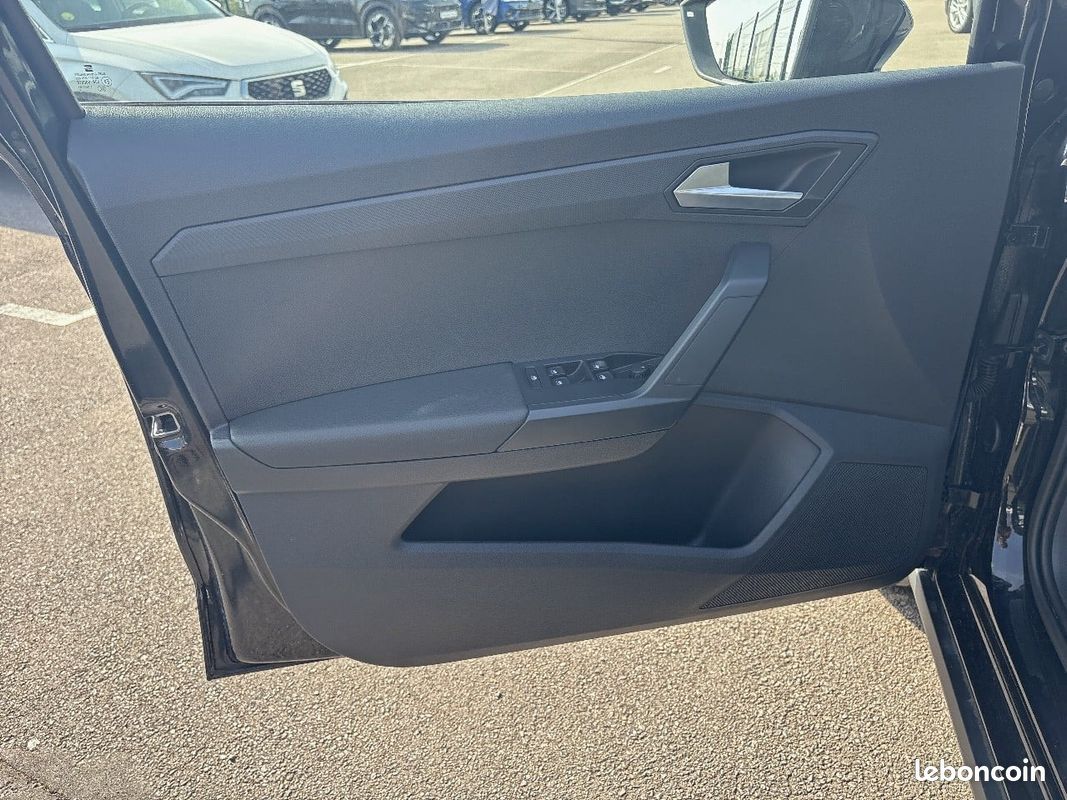 SEAT Arona 1.0 TSI 95 ch Start/Stop BVM5 Copa (image 21)
