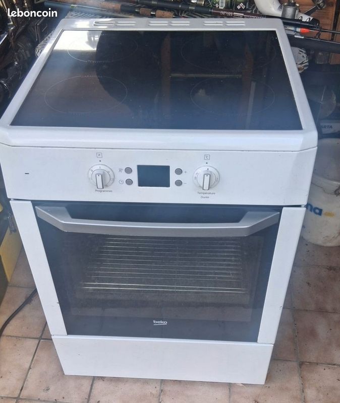 Cuisinière induction BEKO (image 1)