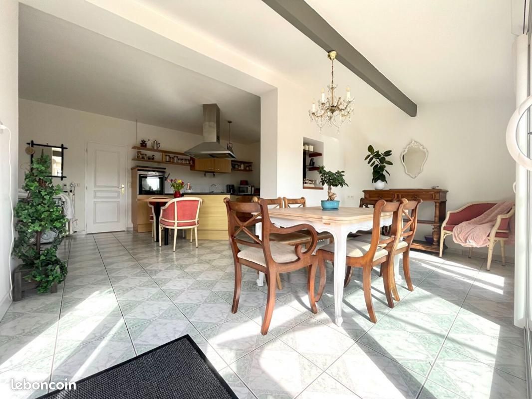 Maison 6 pièces 168 m² - Saintes 17100 (image principale 9)