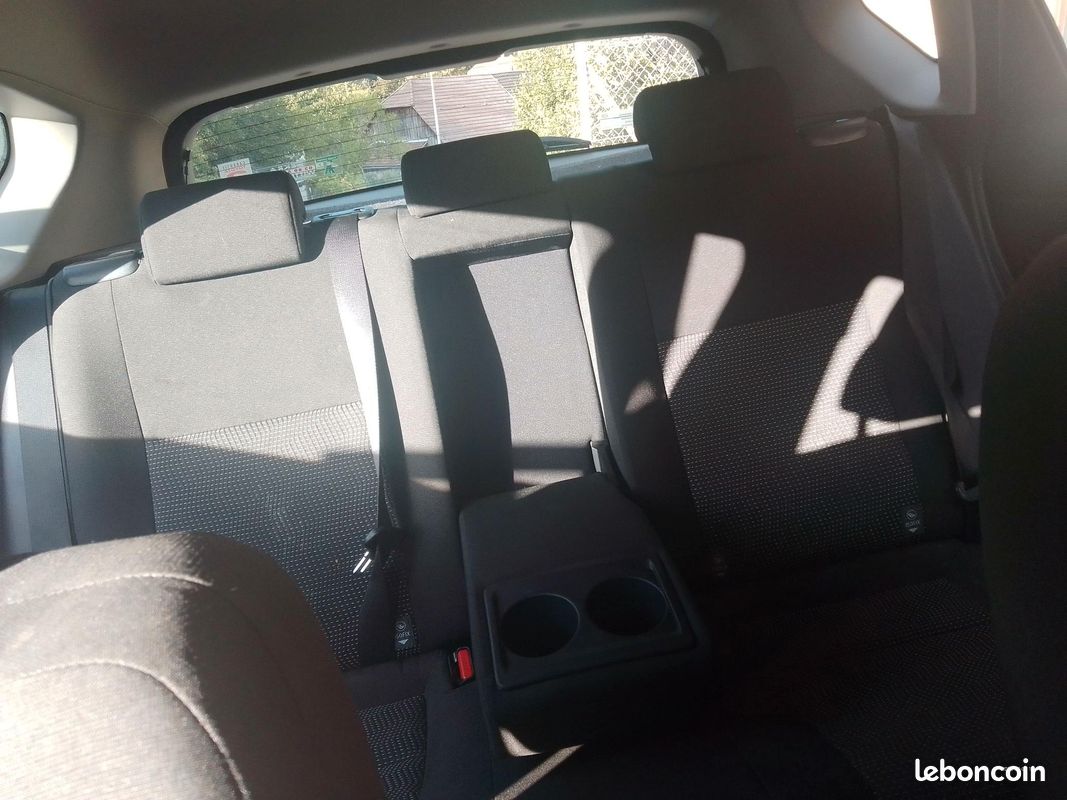 Toyota auris 2 hybride 136h (image 8)