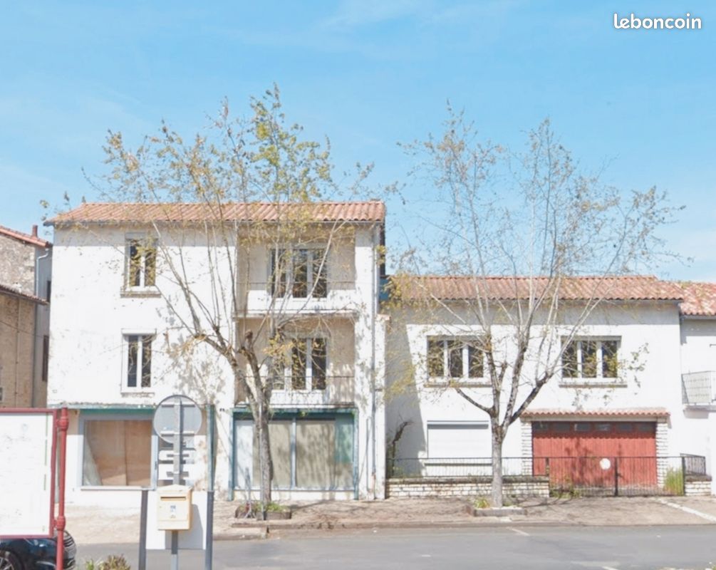 Maison 7 pièces 280 m² · à Sauzé-Entre-Bois · 280 m² · 75 000 €