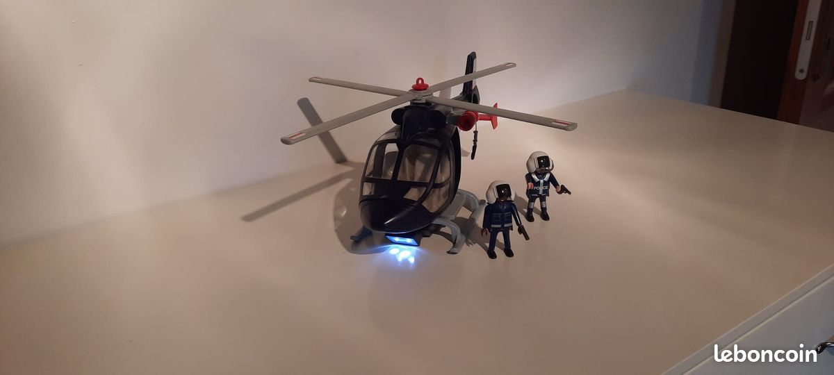 Hélicoptère de police Playmobil avec projecteur 5183 (image 2)