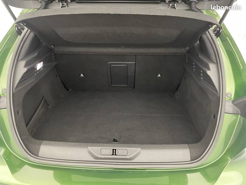 Peugeot 308 PHEV 225 e-EAT8 GT (image 13)