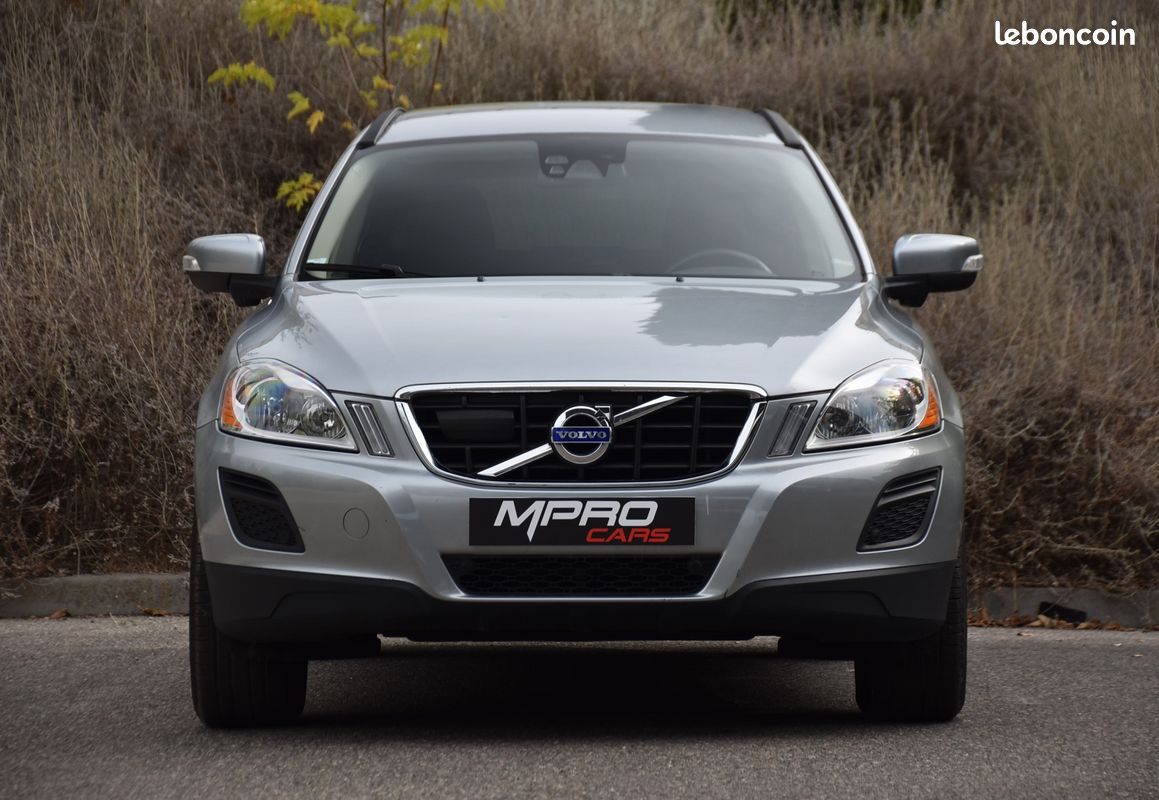 Volvo xc60 d5 awd 205 ch bva geartronic momentum phase 1 (image 8)