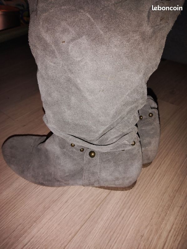 Boots (image 1)