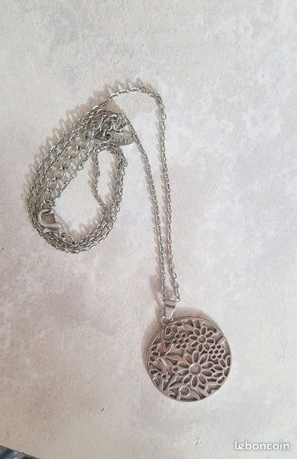 Pendentif avec chaîne motif floral (image 2)