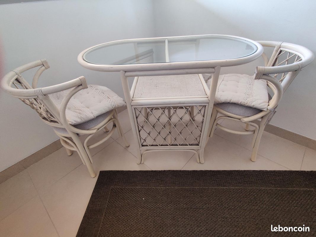 Petit salon rotin (image 1)