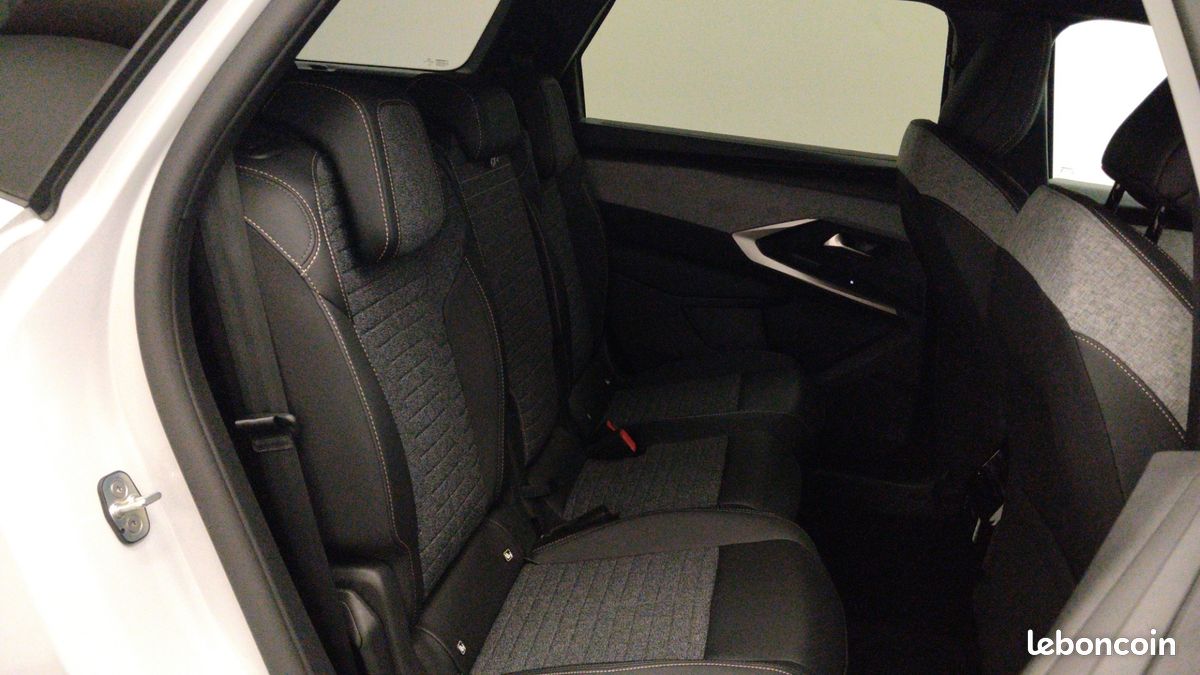 Peugeot 5008 Hybrid 145 e-DSC6 Allure (image 7)