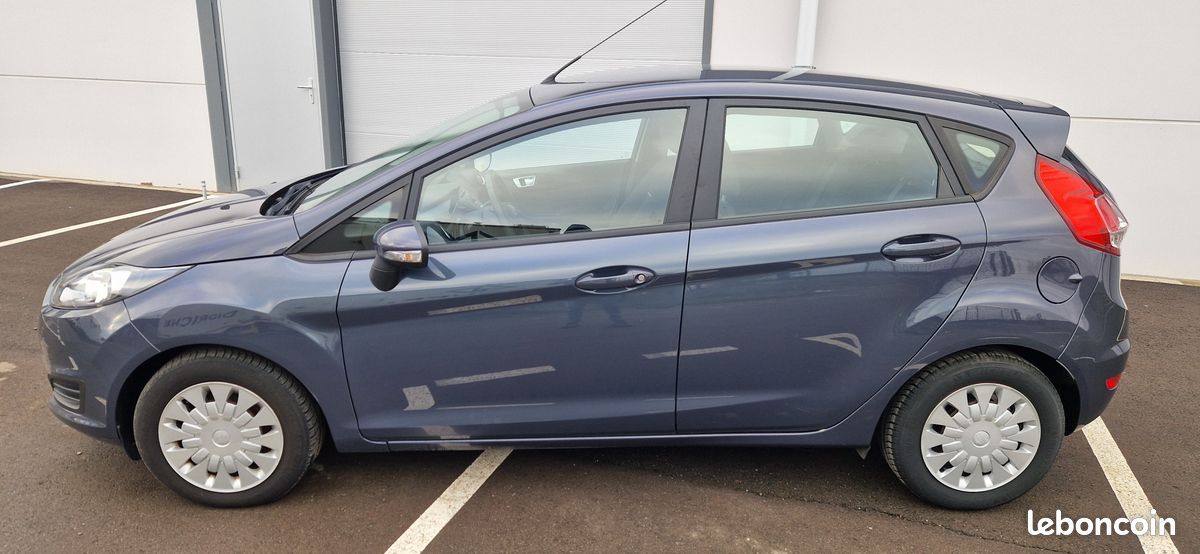 FORD Fiesta VII phase 2, 1.6 tdci 95ch, Econetic, 03/2014, 123250km, Carnet Complet (image 2)