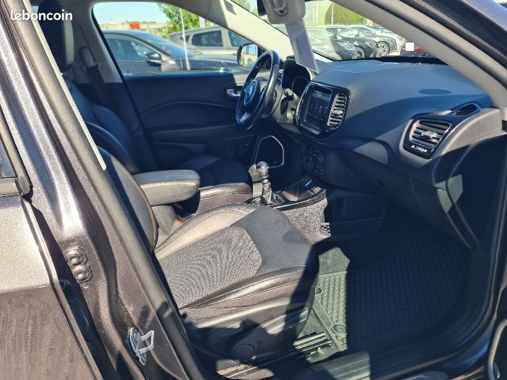 Jeep Compass 1.4L 140 ch BVM6 Limited * REPRISE POSSIBLE (image 8)