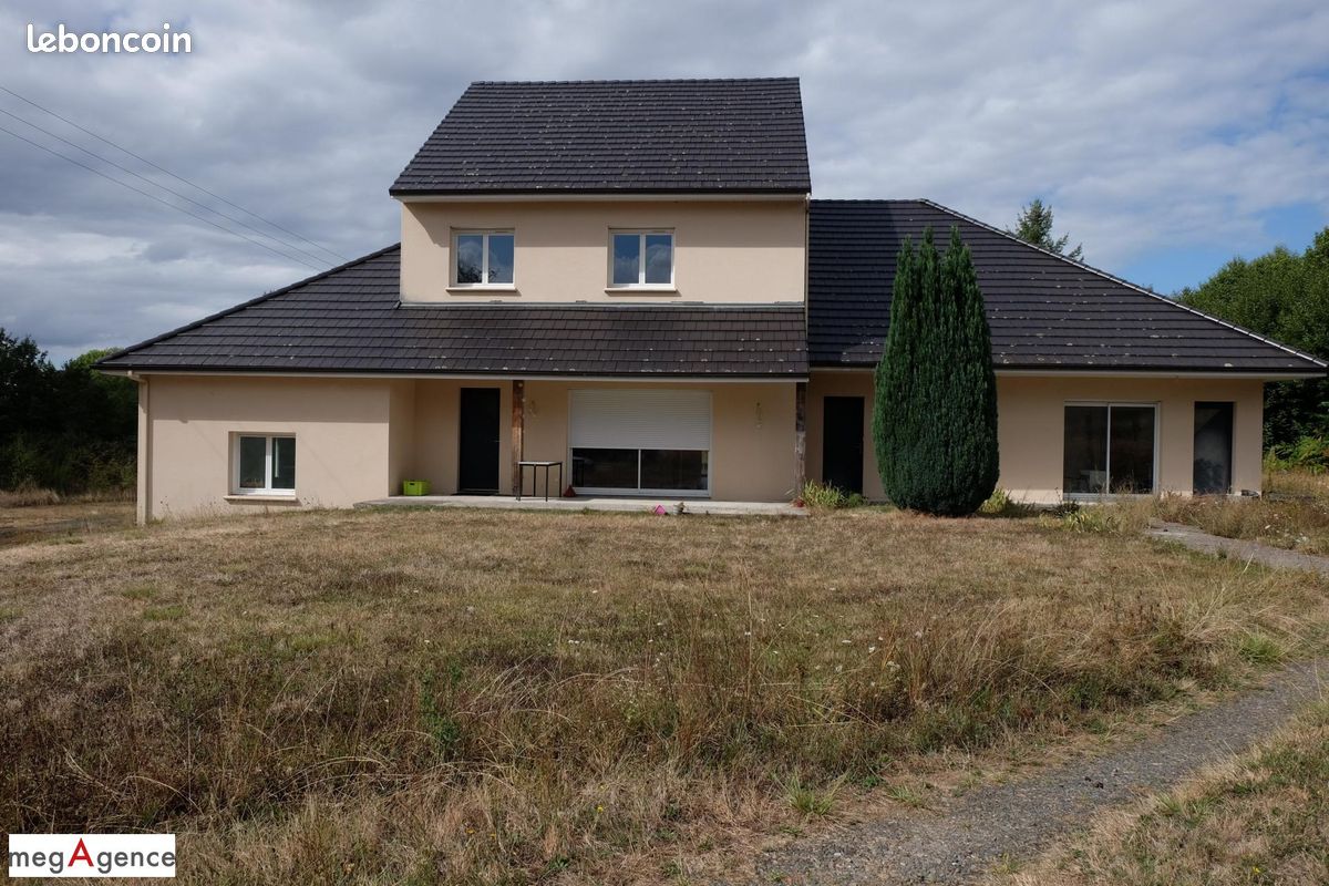 Immeuble 299 m² · à Saint-Germain-les-Vergnes · 299 m² · 368 000 €