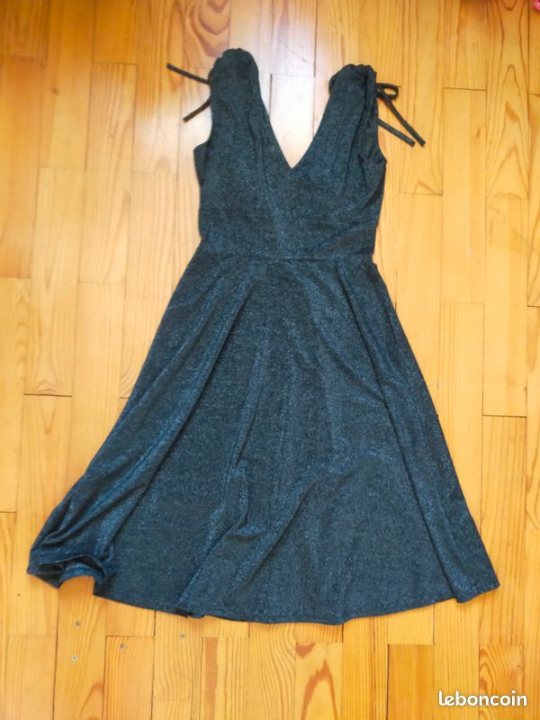 Jolie robe Hell Bunny argentée effet pailleté XS-S (image 9)
