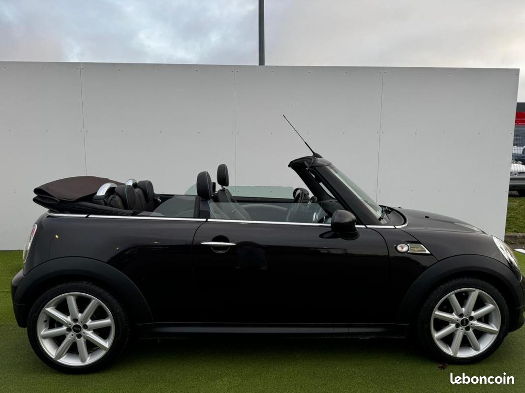 Mini mini ii (2) cabriolet cooper d 112 highgate bvm6 (image 6)