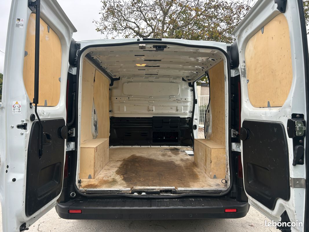 16 650 HT – Renault TRAFIC L1H1 2.0 BlueDCi 130 GRAND CONFORT (image 14)