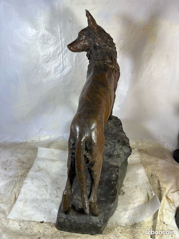 Marius saint bronze loup sculpture (image 4)