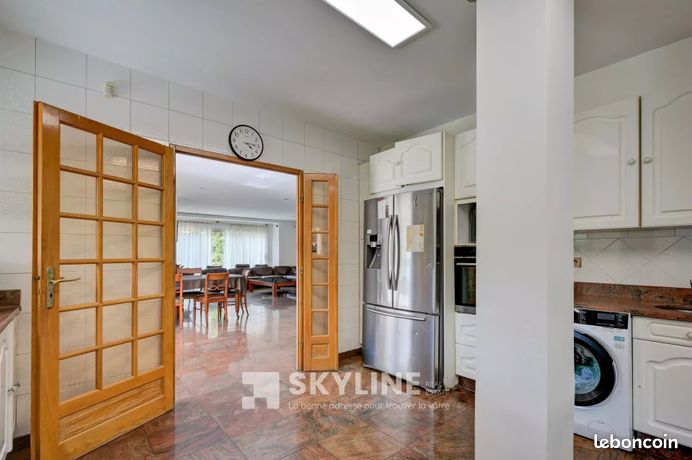 Villa 9 pièces 285 m² — 9