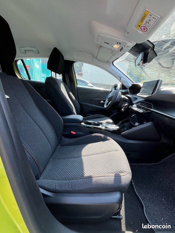 Peugeot E208 136 Ch 50Kw (image 3)