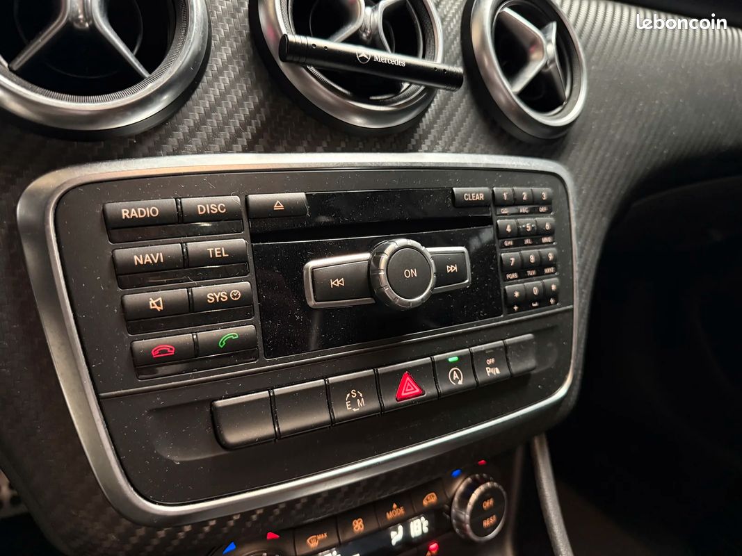 Mercedes-Benz CLASSE A 180D 110CH Fascination Pack AMG (image 32)