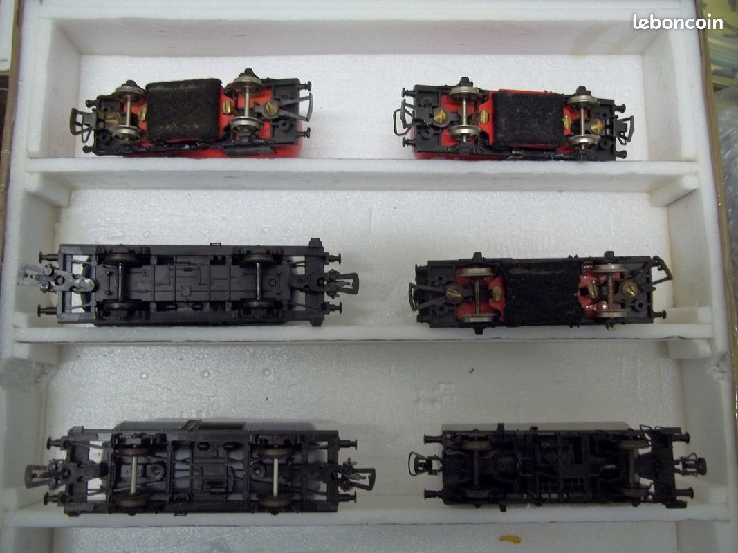 Coffret 3 wagons vieillis, type Ealos, avec chargement de charbon