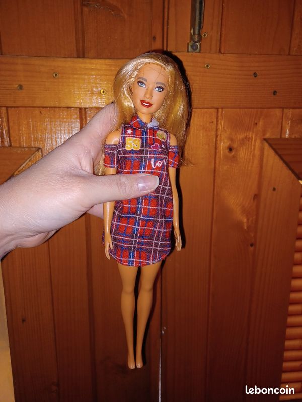Barbie (image 1)
